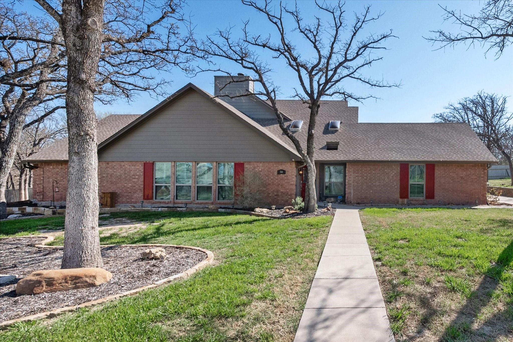 710 Shady Creek Drive Kennedale TX 76060
