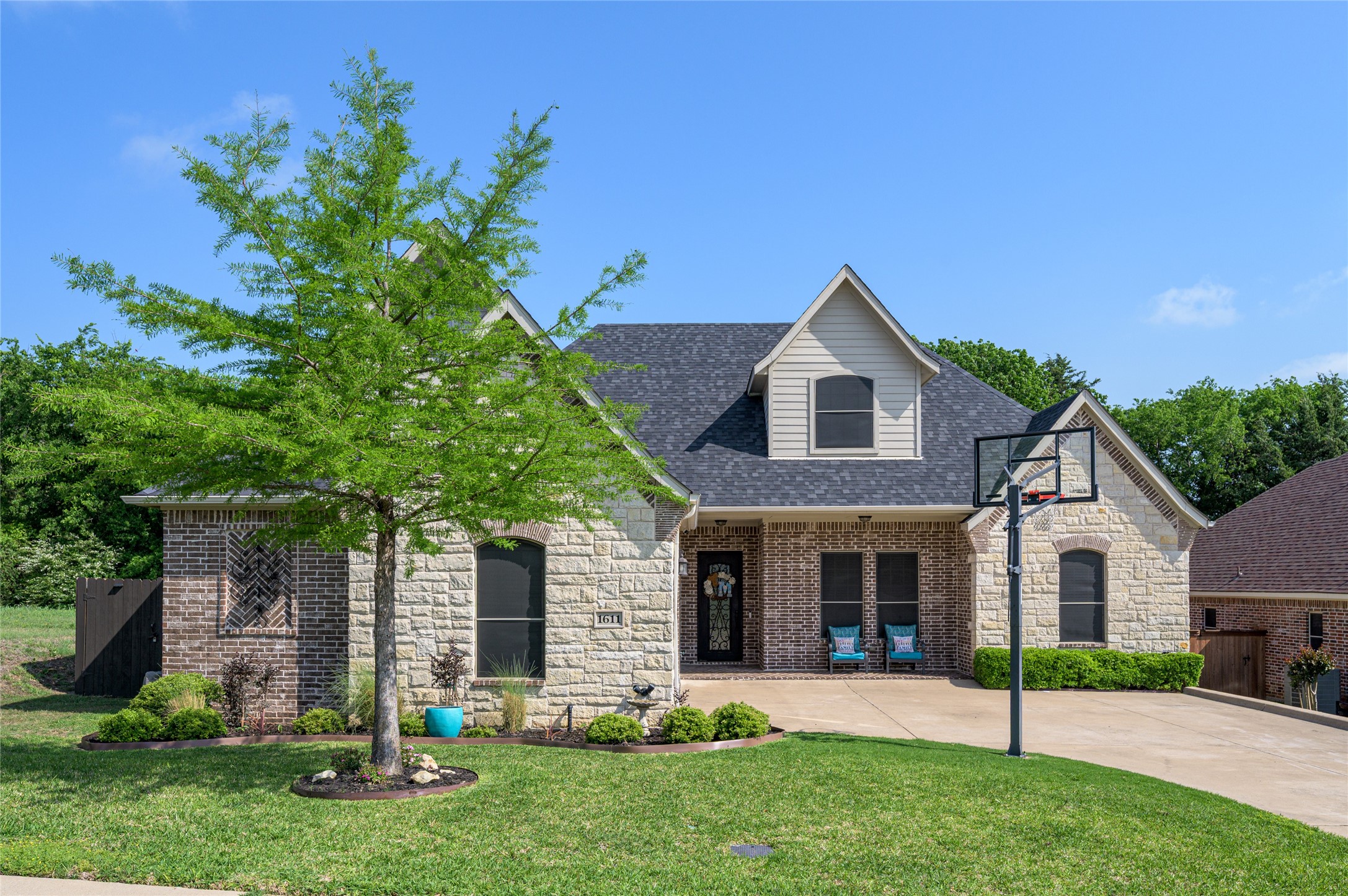 1611 Moreland Drive Sherman TX 75090