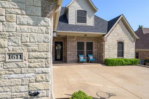 1611 Moreland Drive Sherman TX 75090