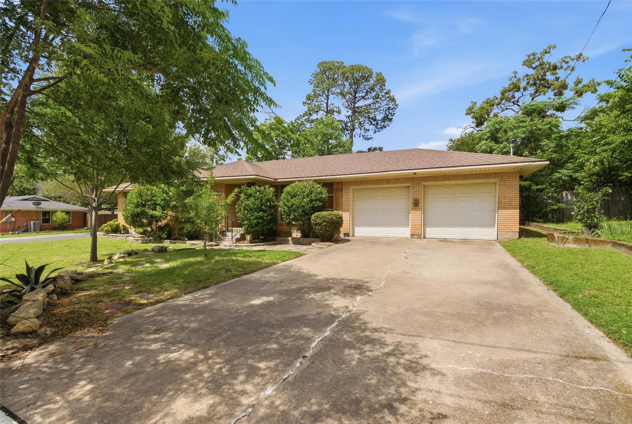 2703 Robinwood Lane Denton TX 76209