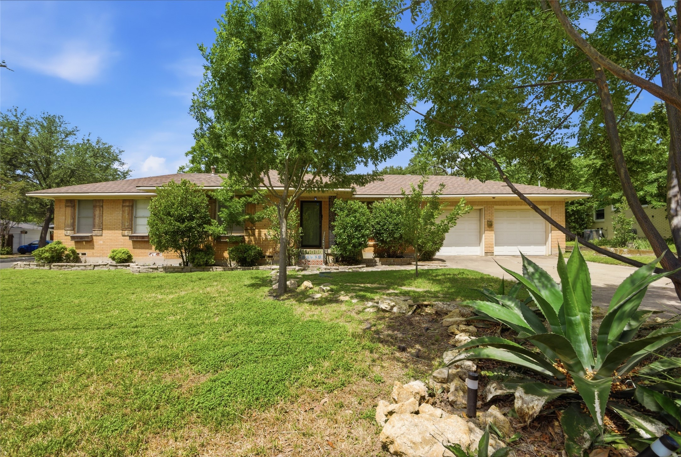 2703 Robinwood Lane Denton TX 76209