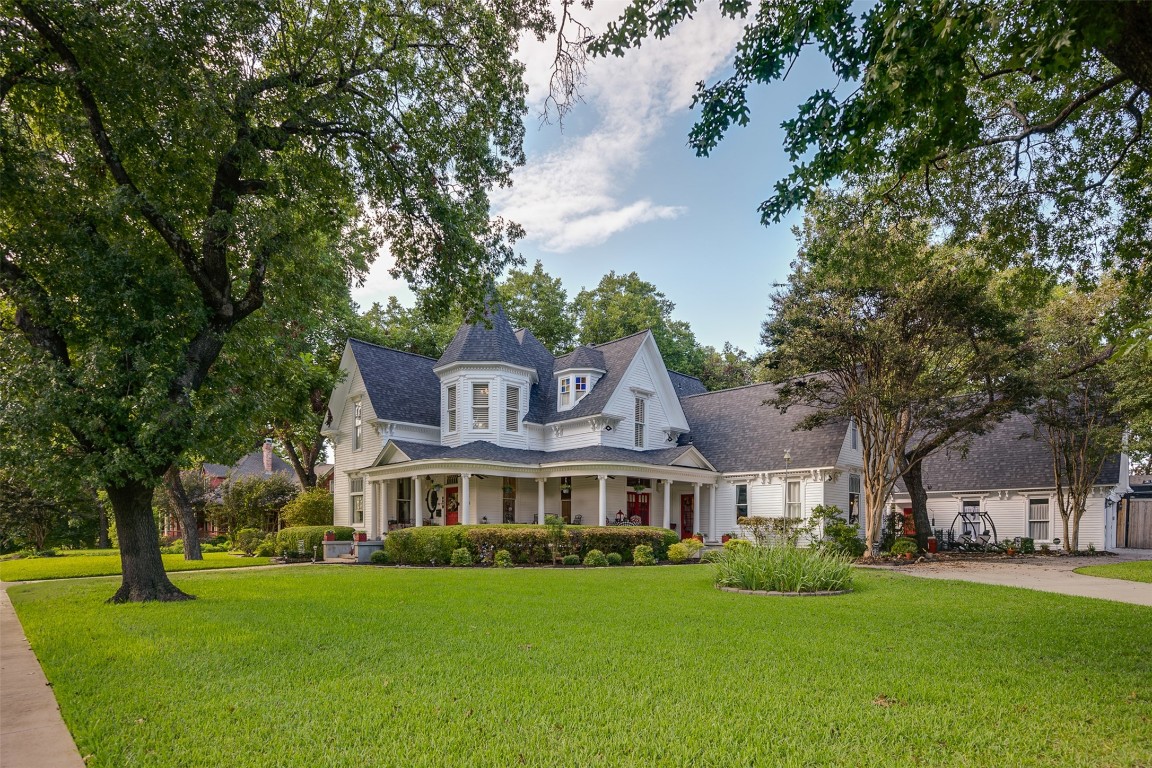 902 W Main Street Waxahachie TX 75165