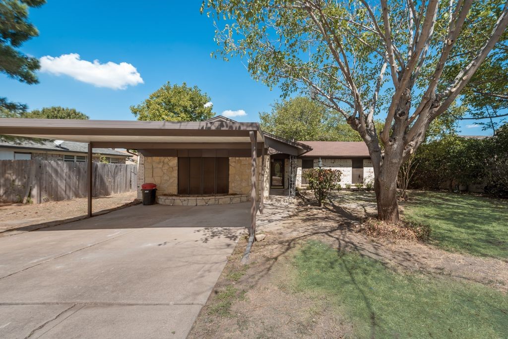 4409 Mink Drive Haltom City TX 76117