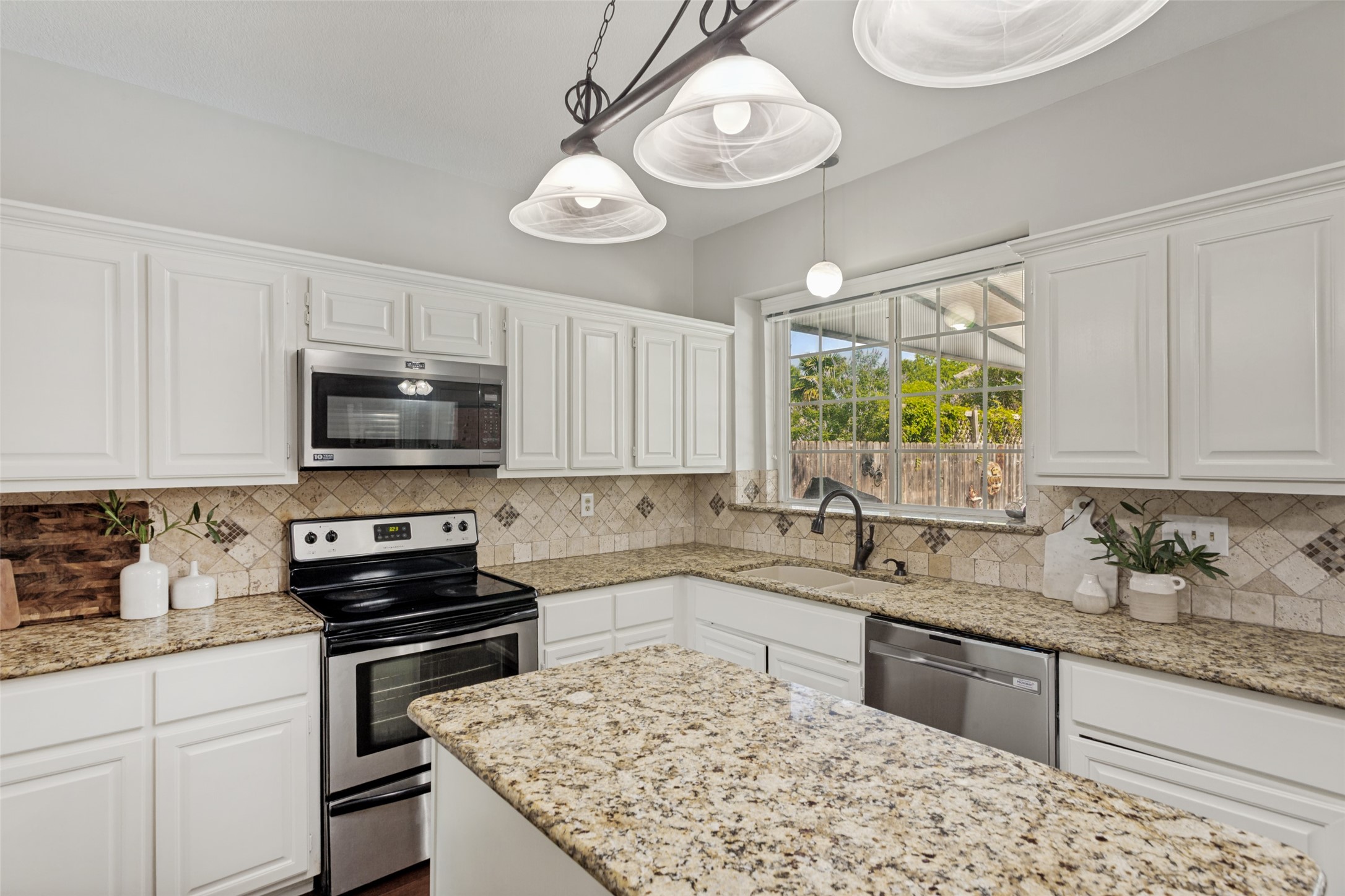 1228 Concho Drive Benbrook TX 76126