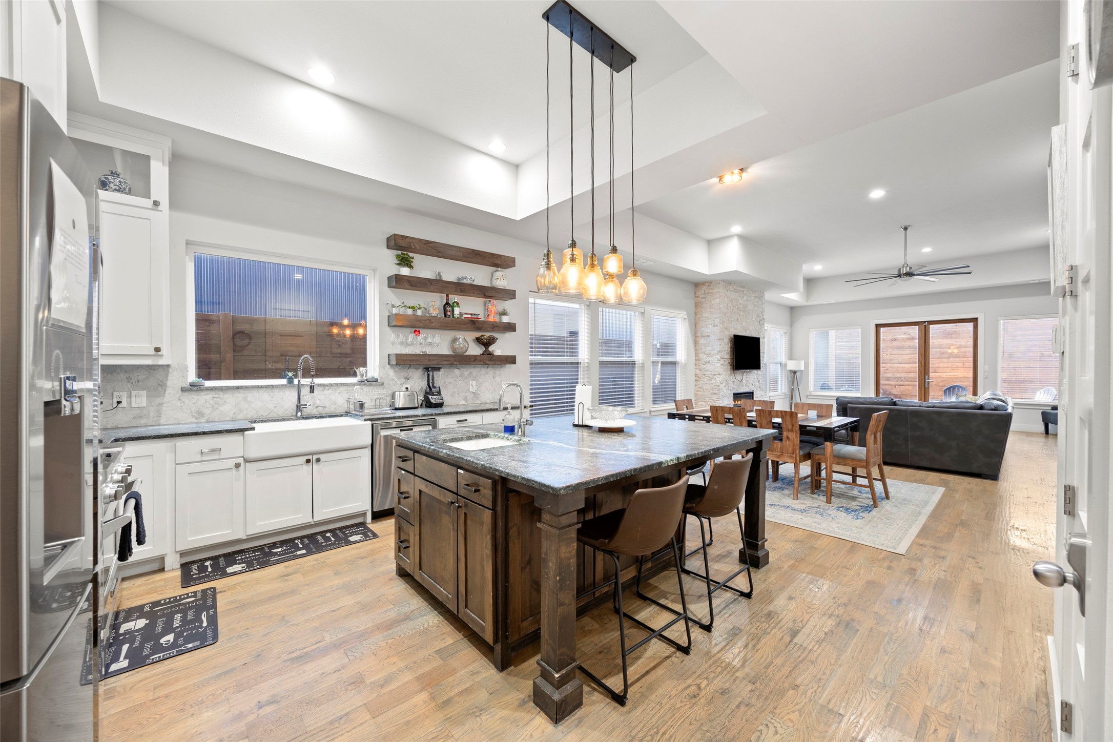 2009 N Prairie Avenue Dallas TX 75204