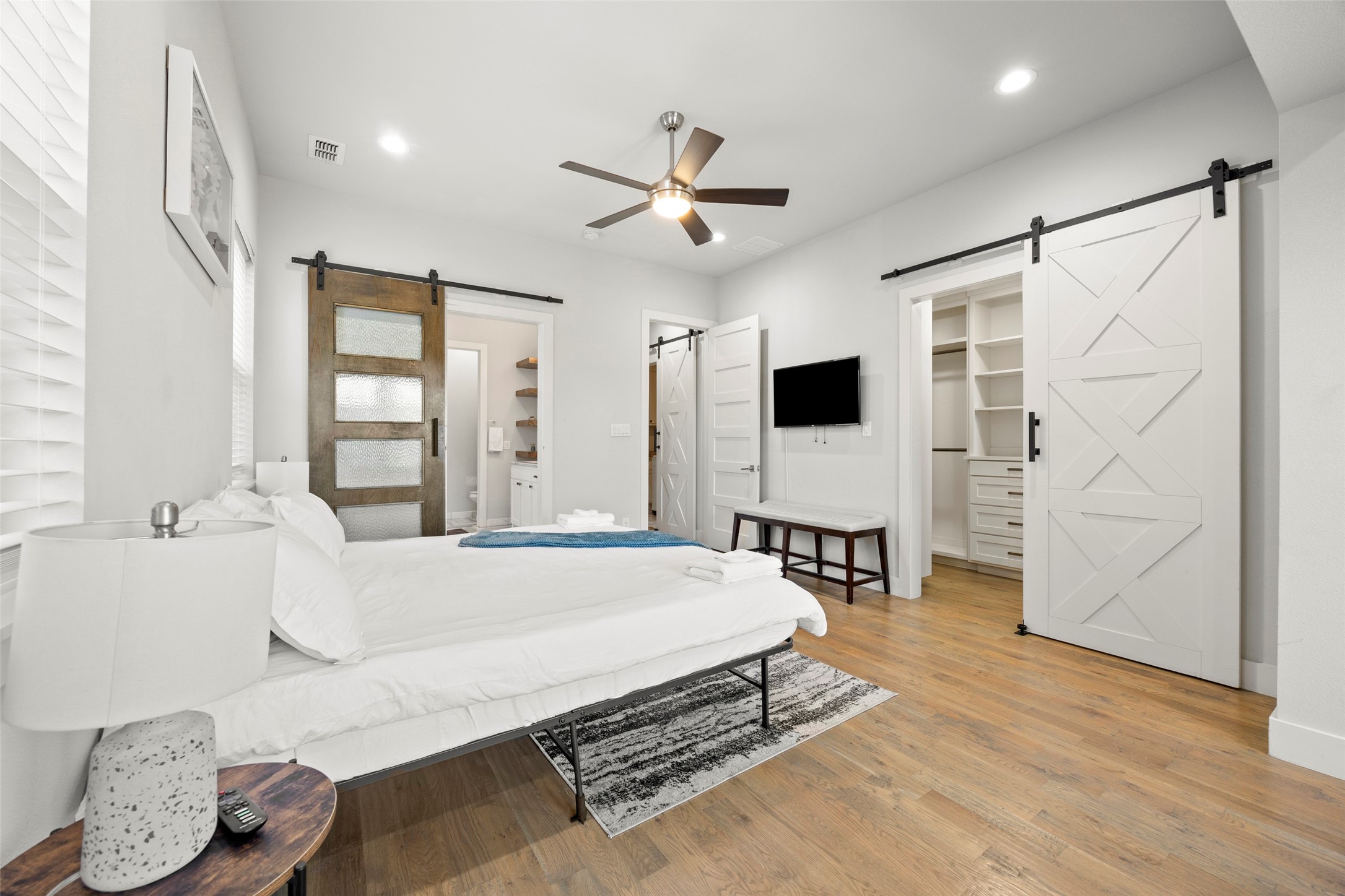 2009 N Prairie Avenue Dallas TX 75204