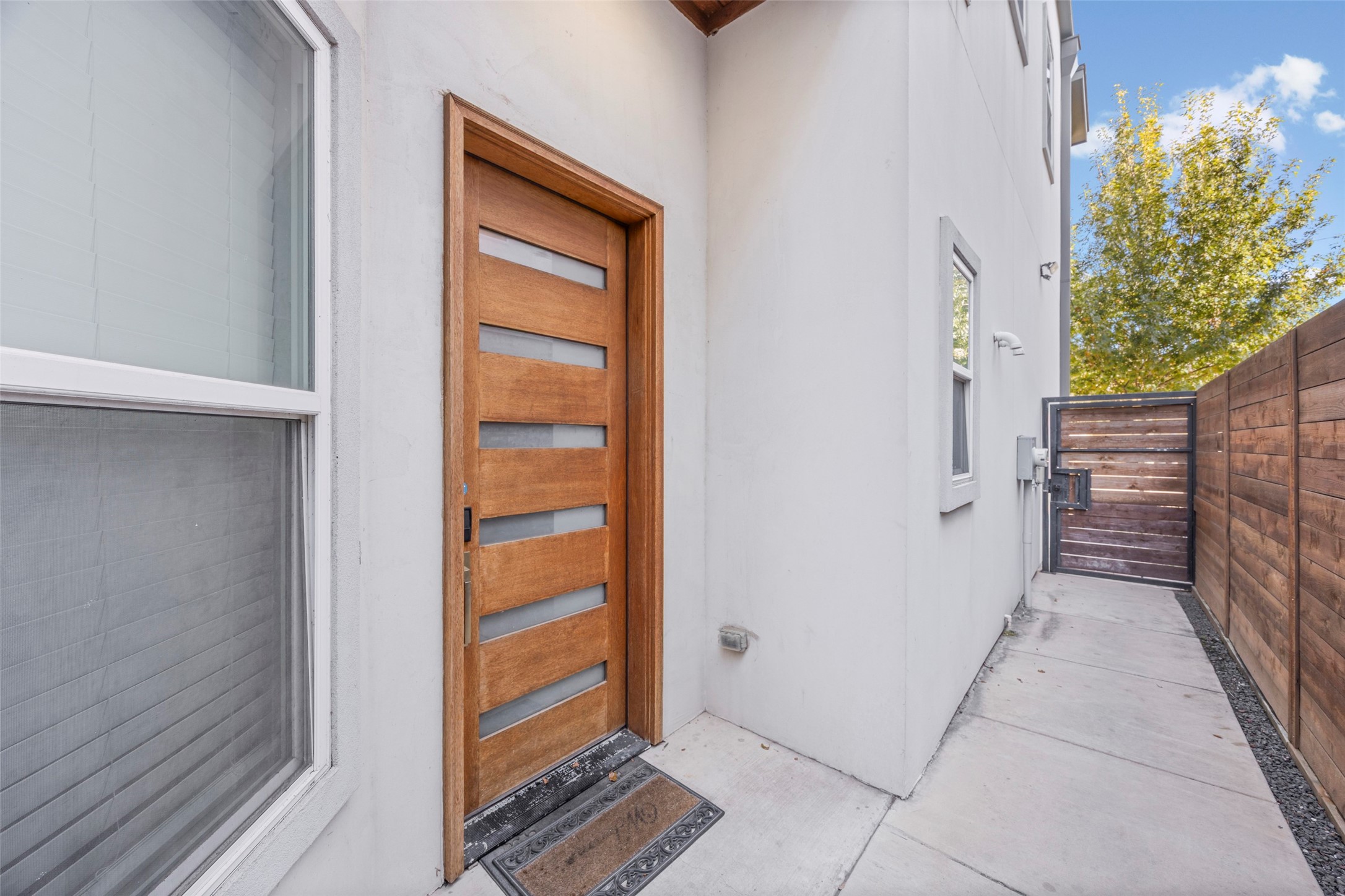 2009 N Prairie Avenue Dallas TX 75204