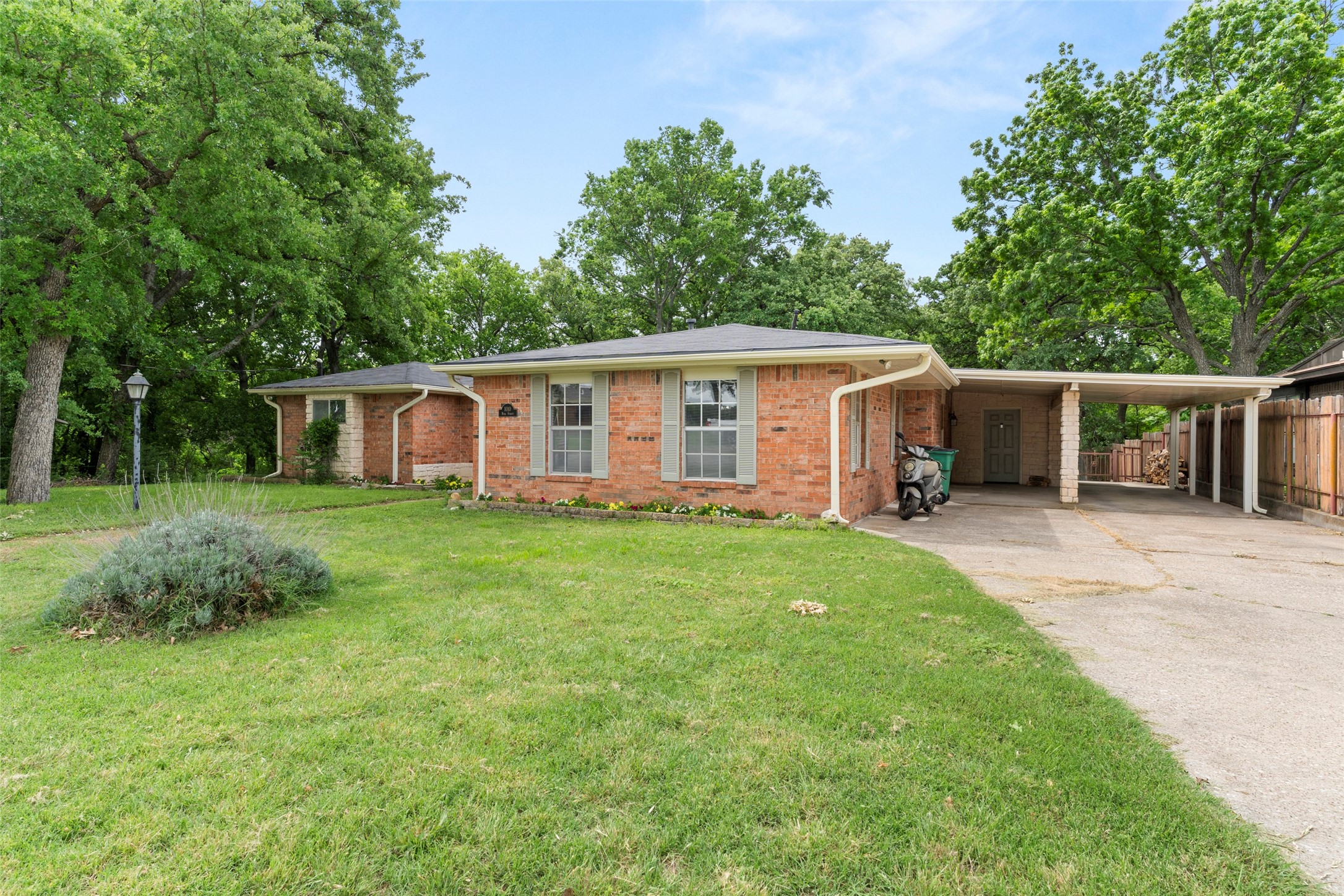 1010 Nina Street Bowie TX 76230