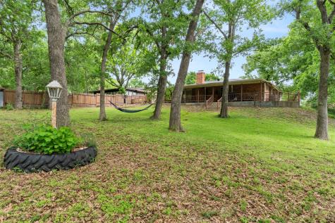 1010 Nina Street Bowie TX 76230