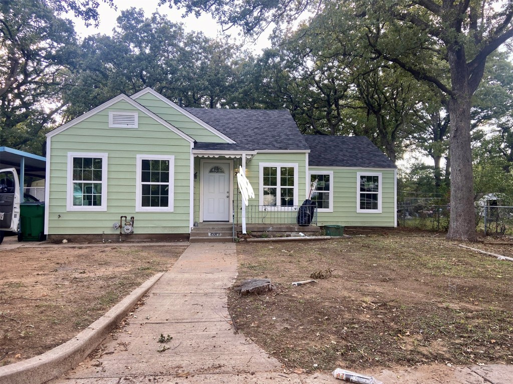 2019 Layton Avenue Haltom City TX 76117