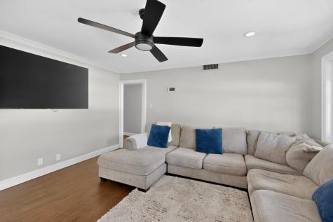 805 Buena Vista Drive Arlington TX 76010