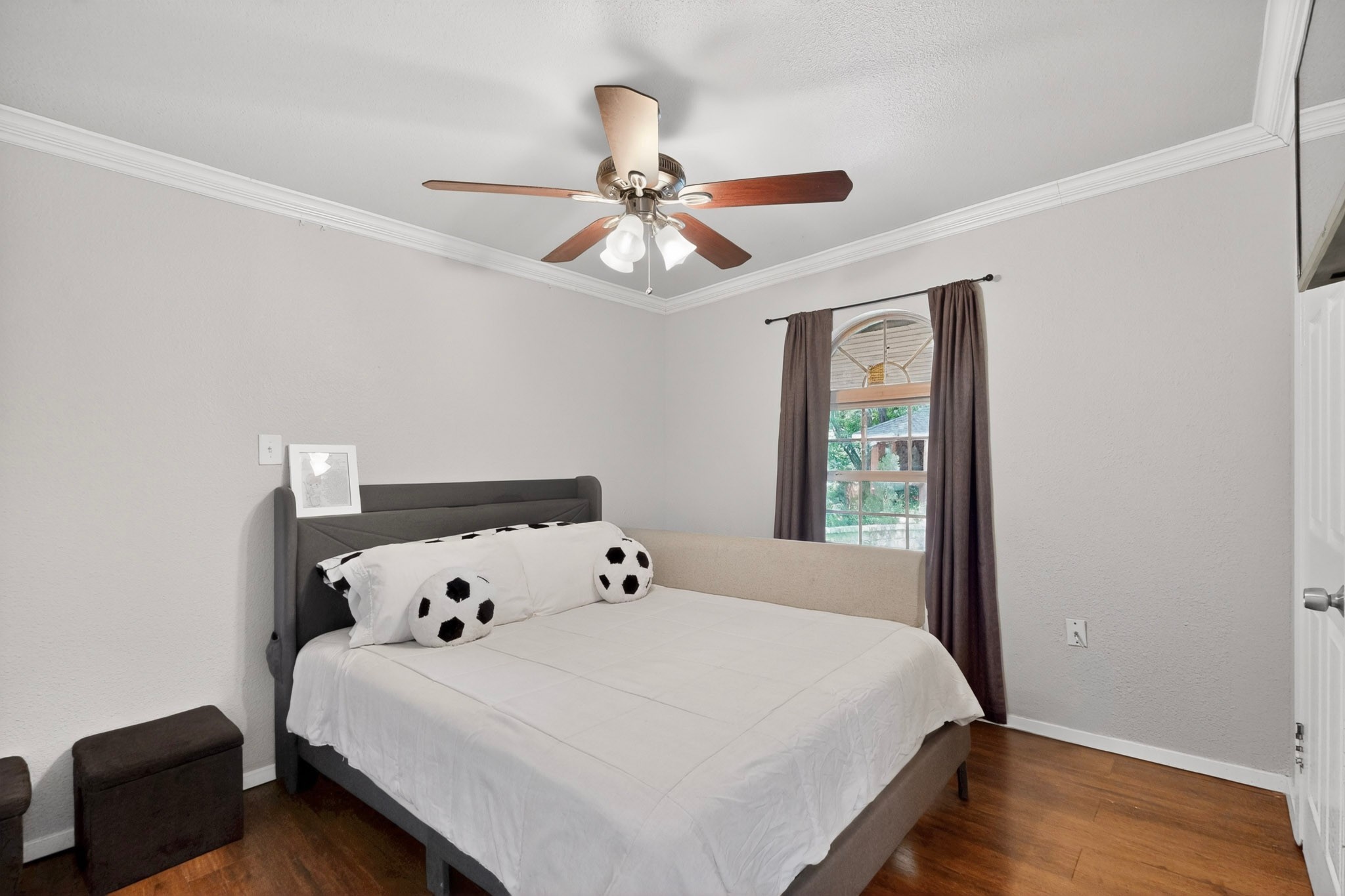 805 Buena Vista Drive Arlington TX 76010