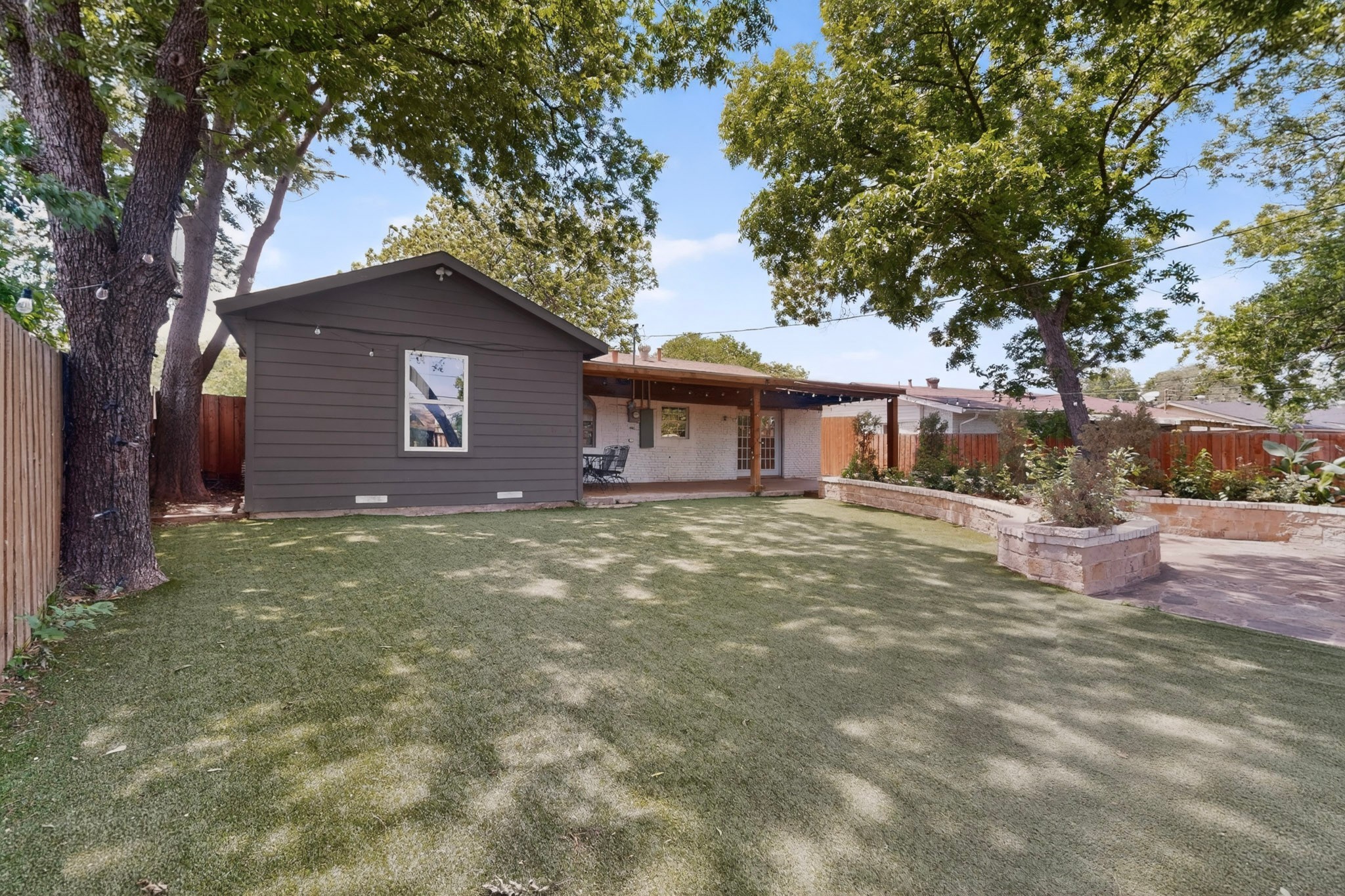805 Buena Vista Drive Arlington TX 76010