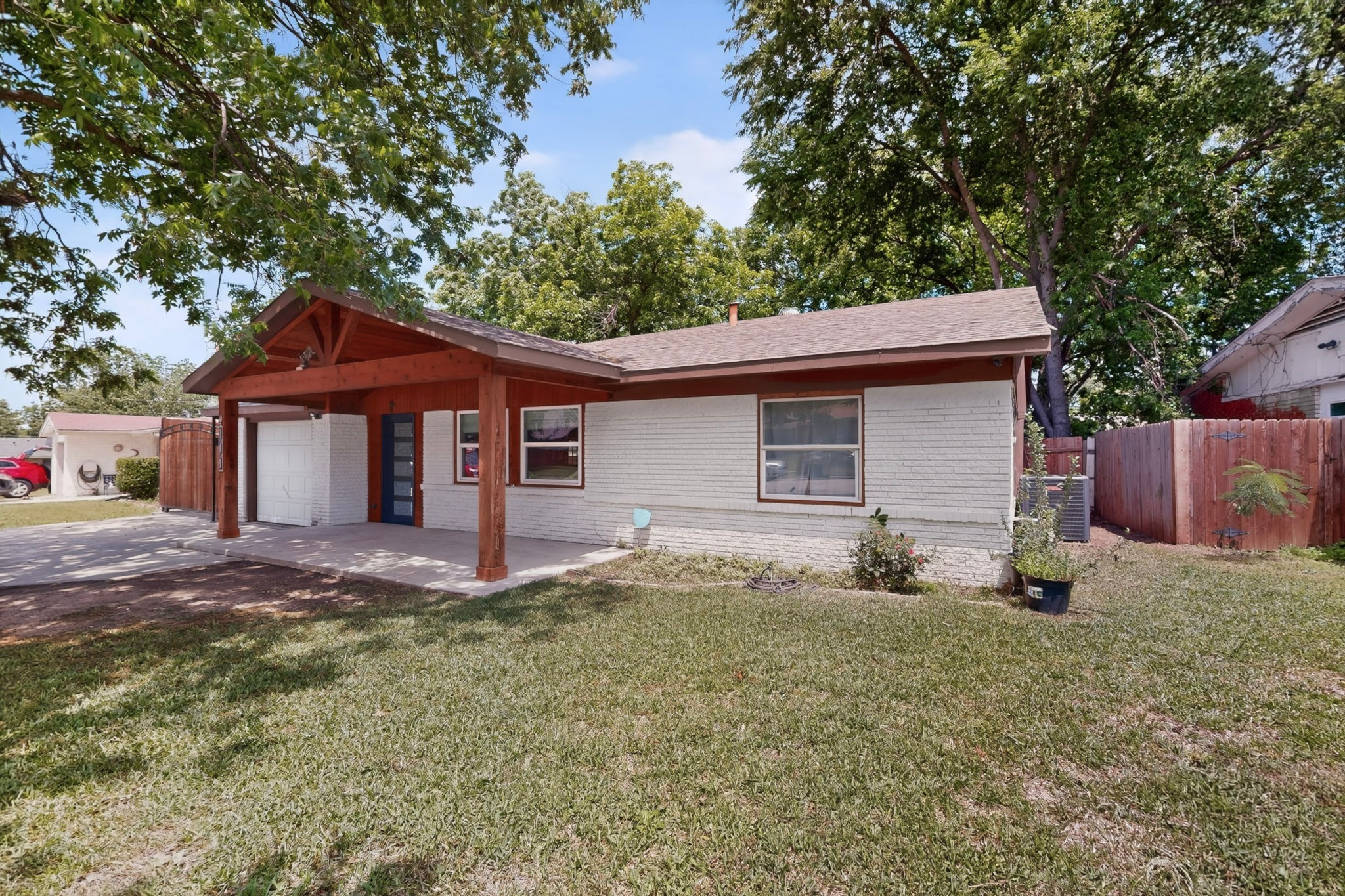 805 Buena Vista Drive Arlington TX 76010
