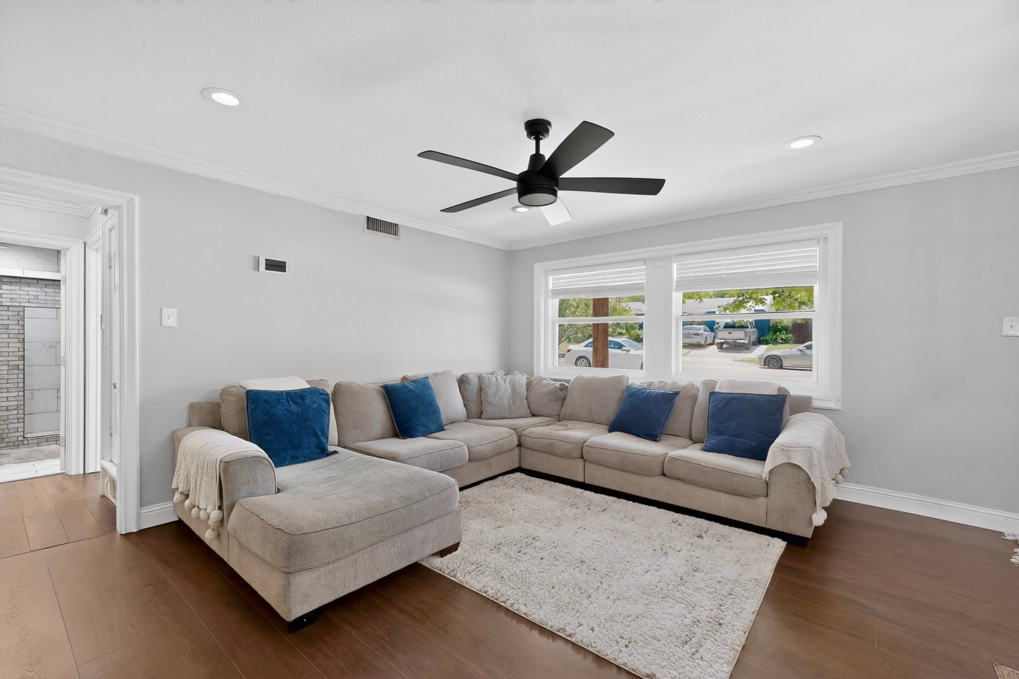 805 Buena Vista Drive Arlington TX 76010