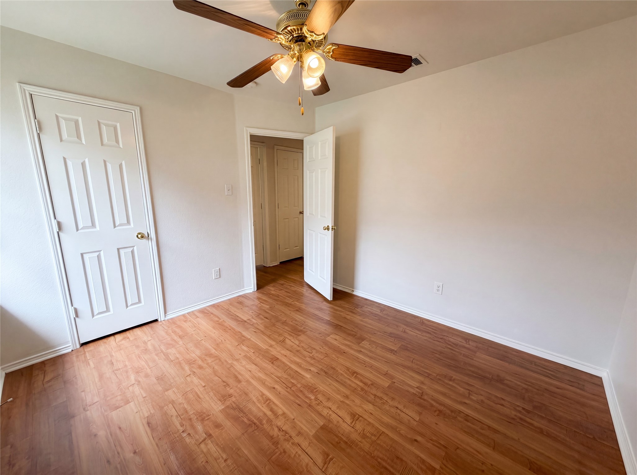 5432 Nuthatch Street Dallas TX 75236