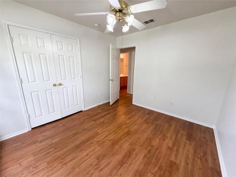 5432 Nuthatch Street Dallas TX 75236