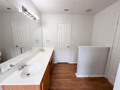 5432 Nuthatch Street Dallas TX 75236
