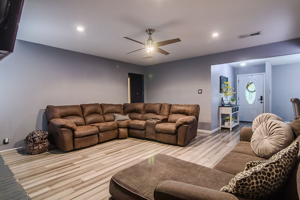 304 Johnston Boulevard Waxahachie TX 75165
