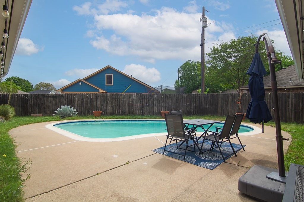 304 Johnston Boulevard Waxahachie TX 75165