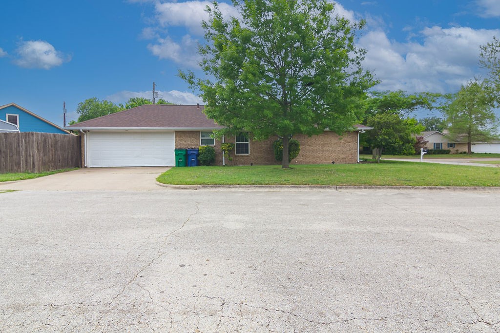 304 Johnston Boulevard Waxahachie TX 75165
