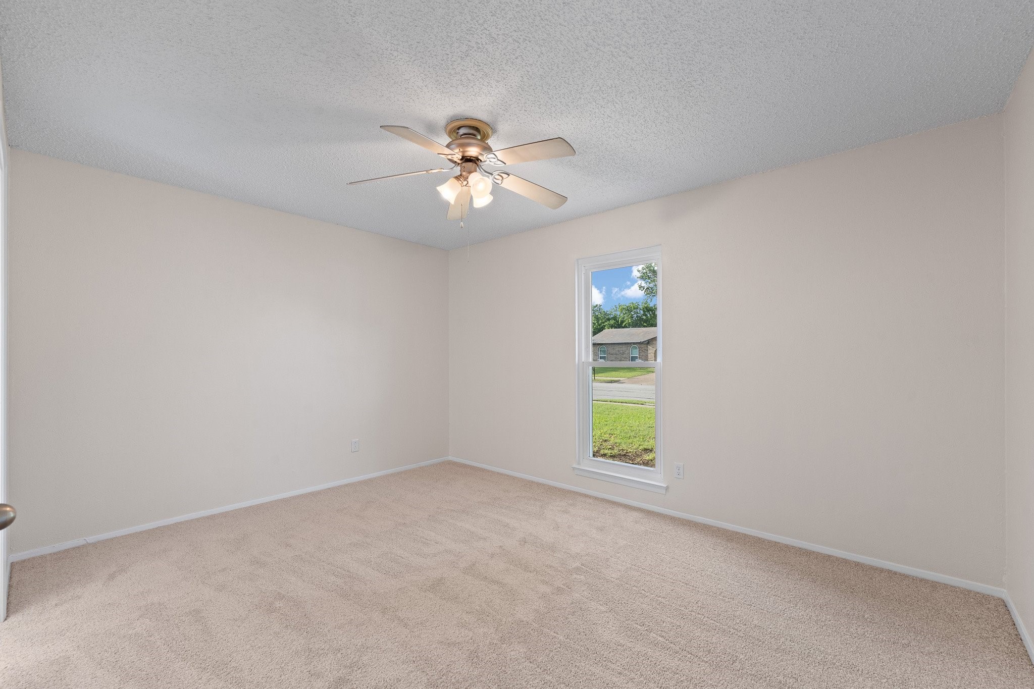 1013 Waverly Drive Arlington TX 76015