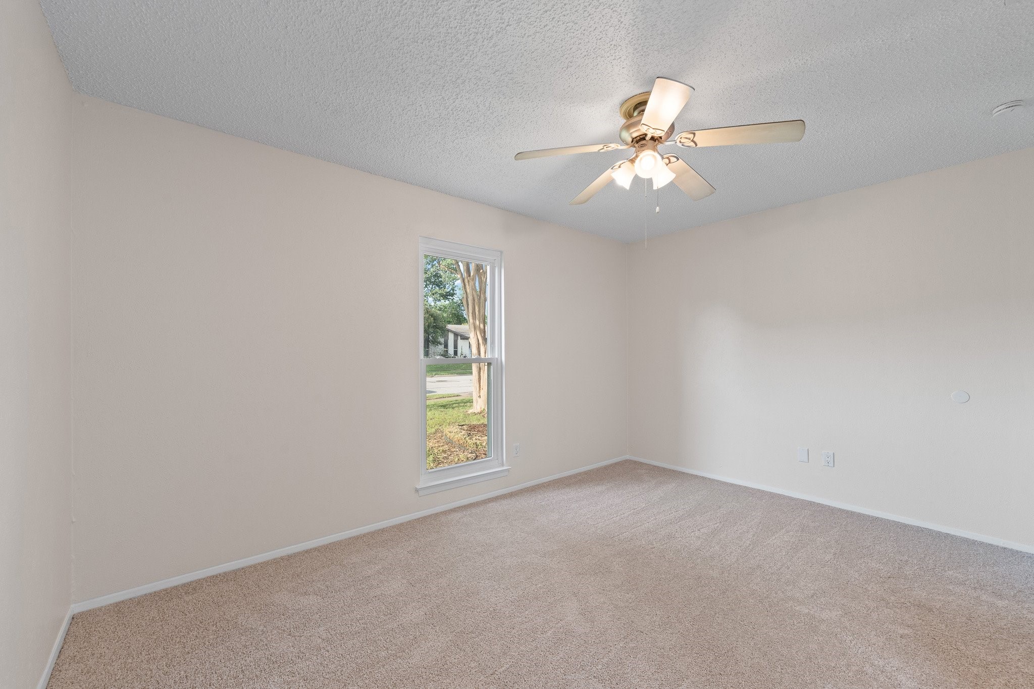 1013 Waverly Drive Arlington TX 76015