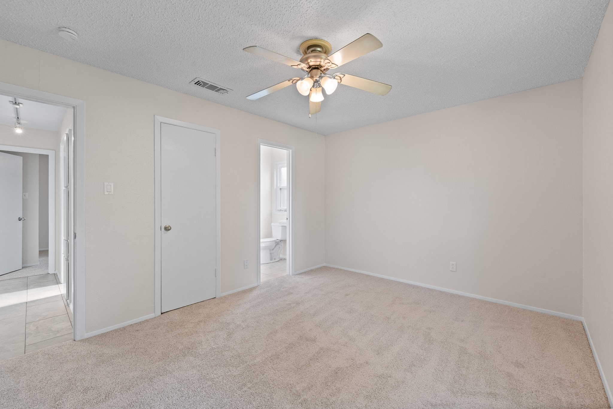 1013 Waverly Drive Arlington TX 76015