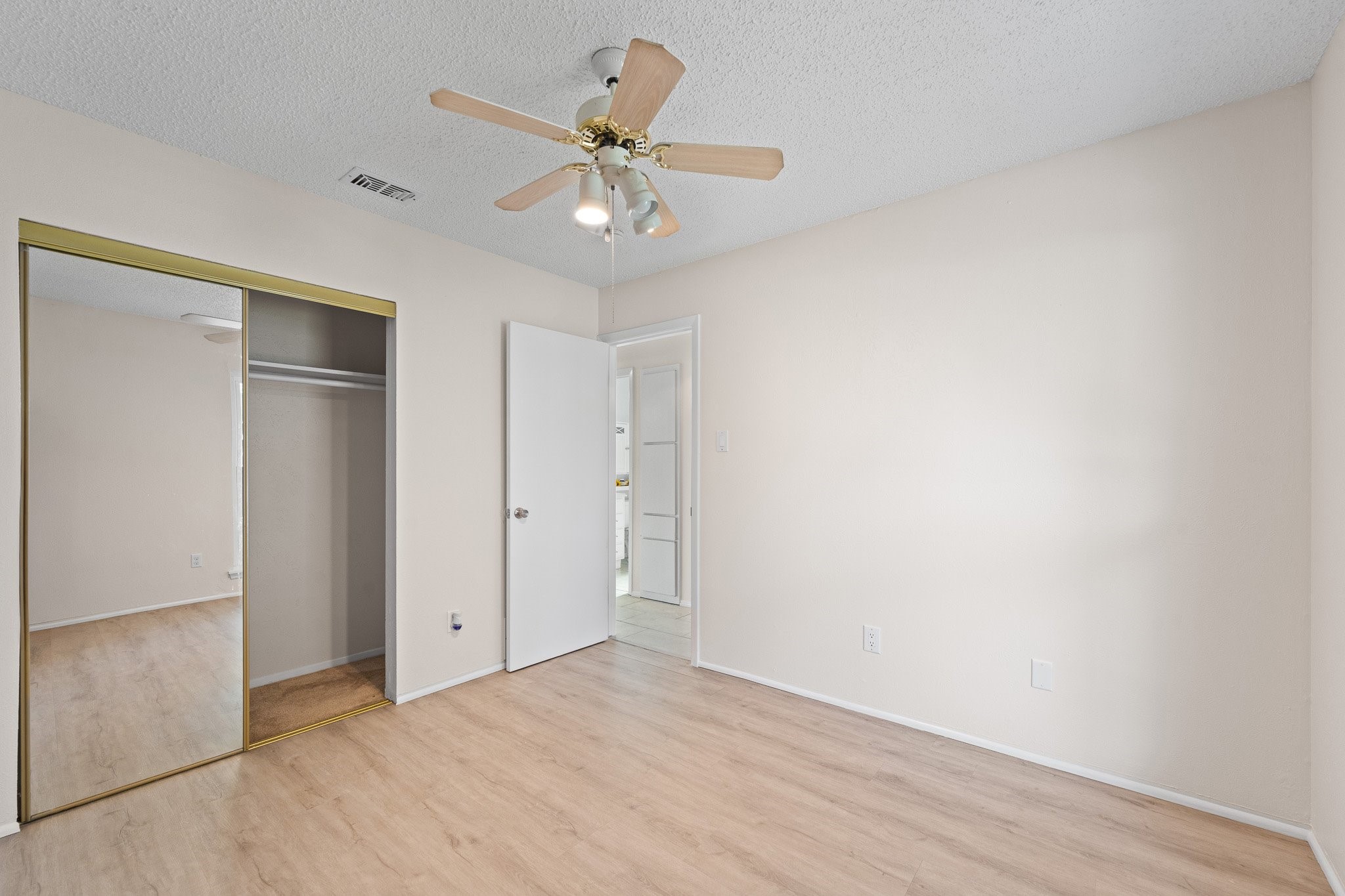 1013 Waverly Drive Arlington TX 76015