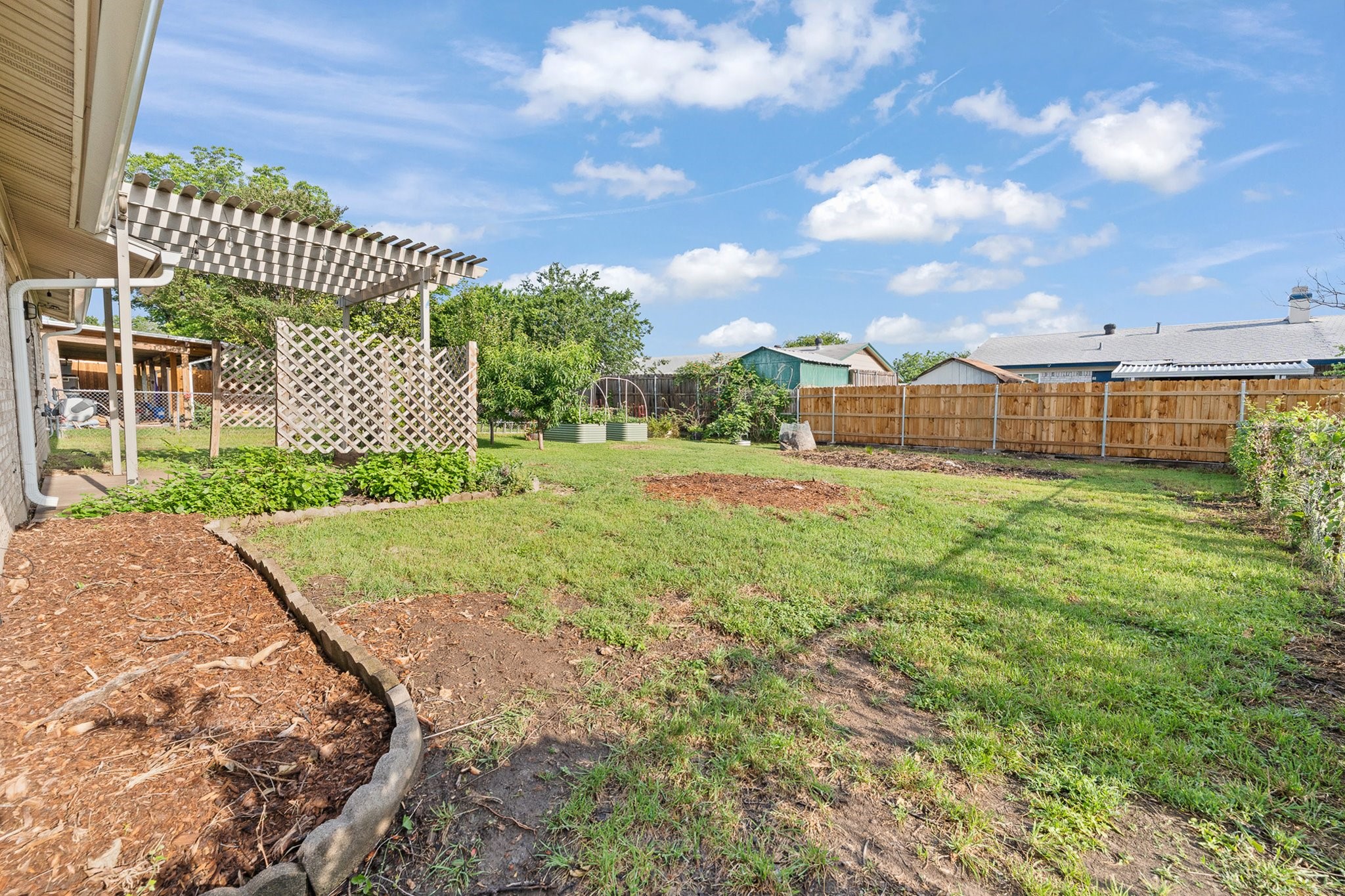 1013 Waverly Drive Arlington TX 76015
