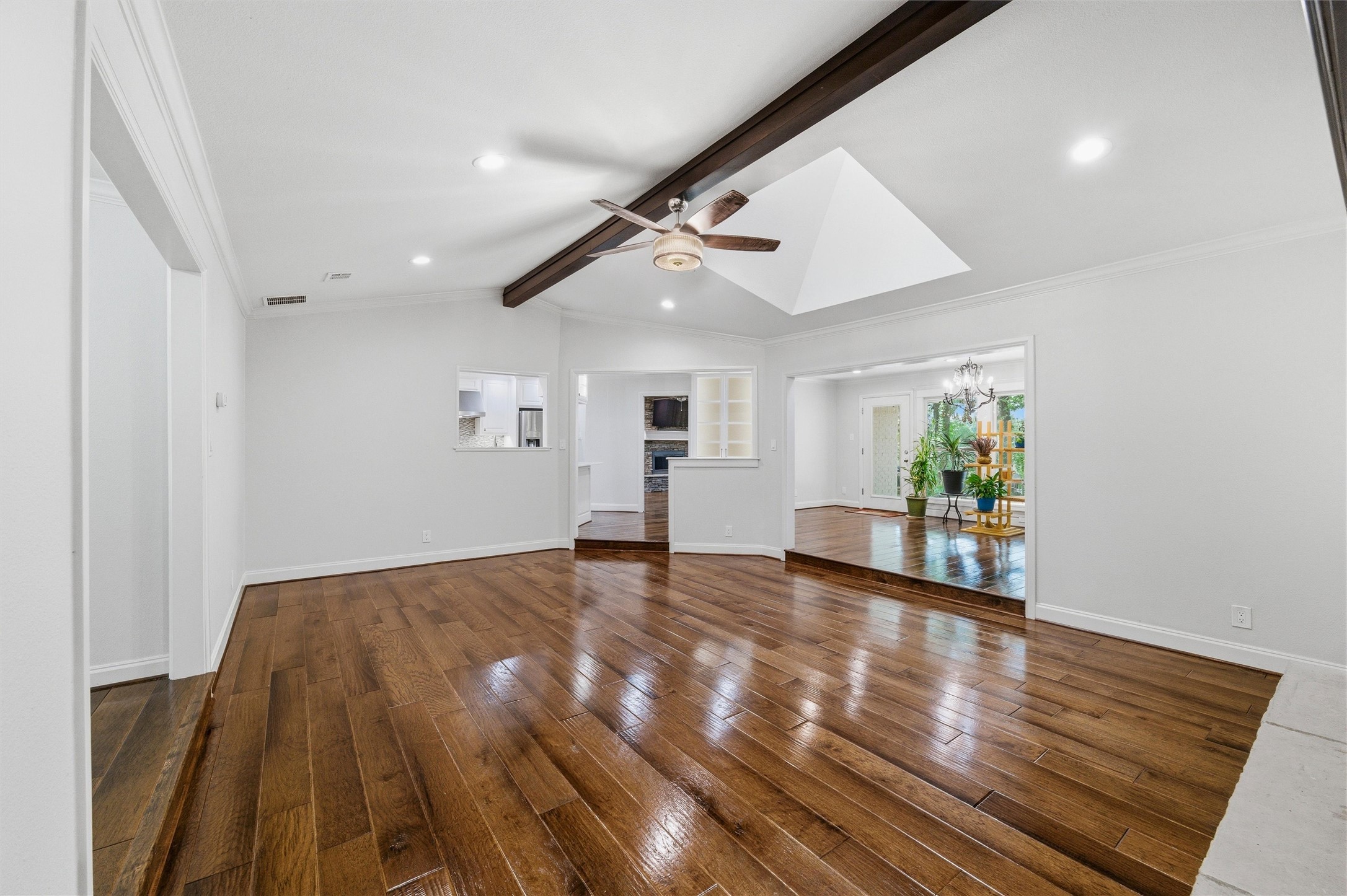 1804 Hillvalley Drive Arlington TX 76013