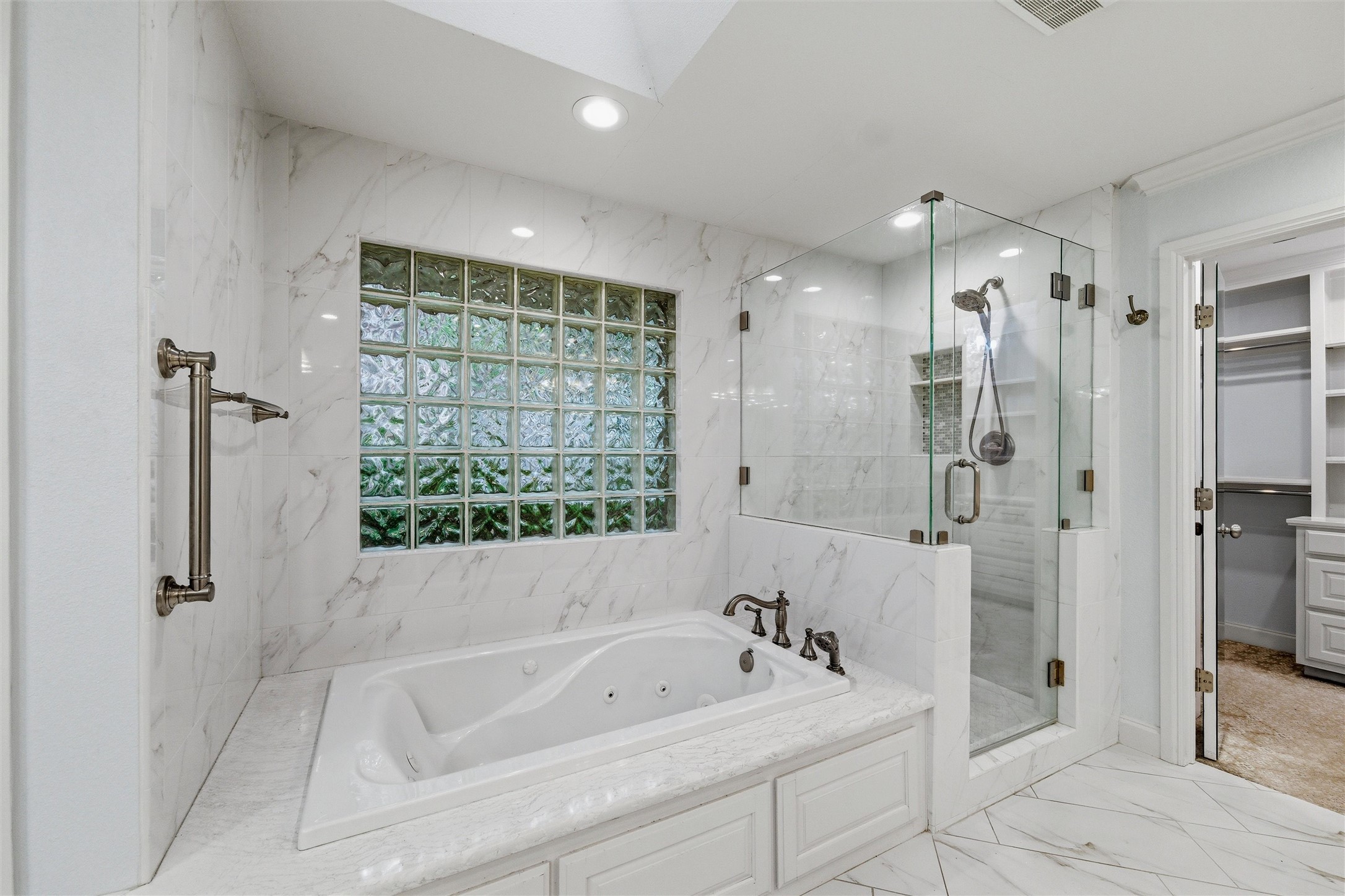 1804 Hillvalley Drive Arlington TX 76013