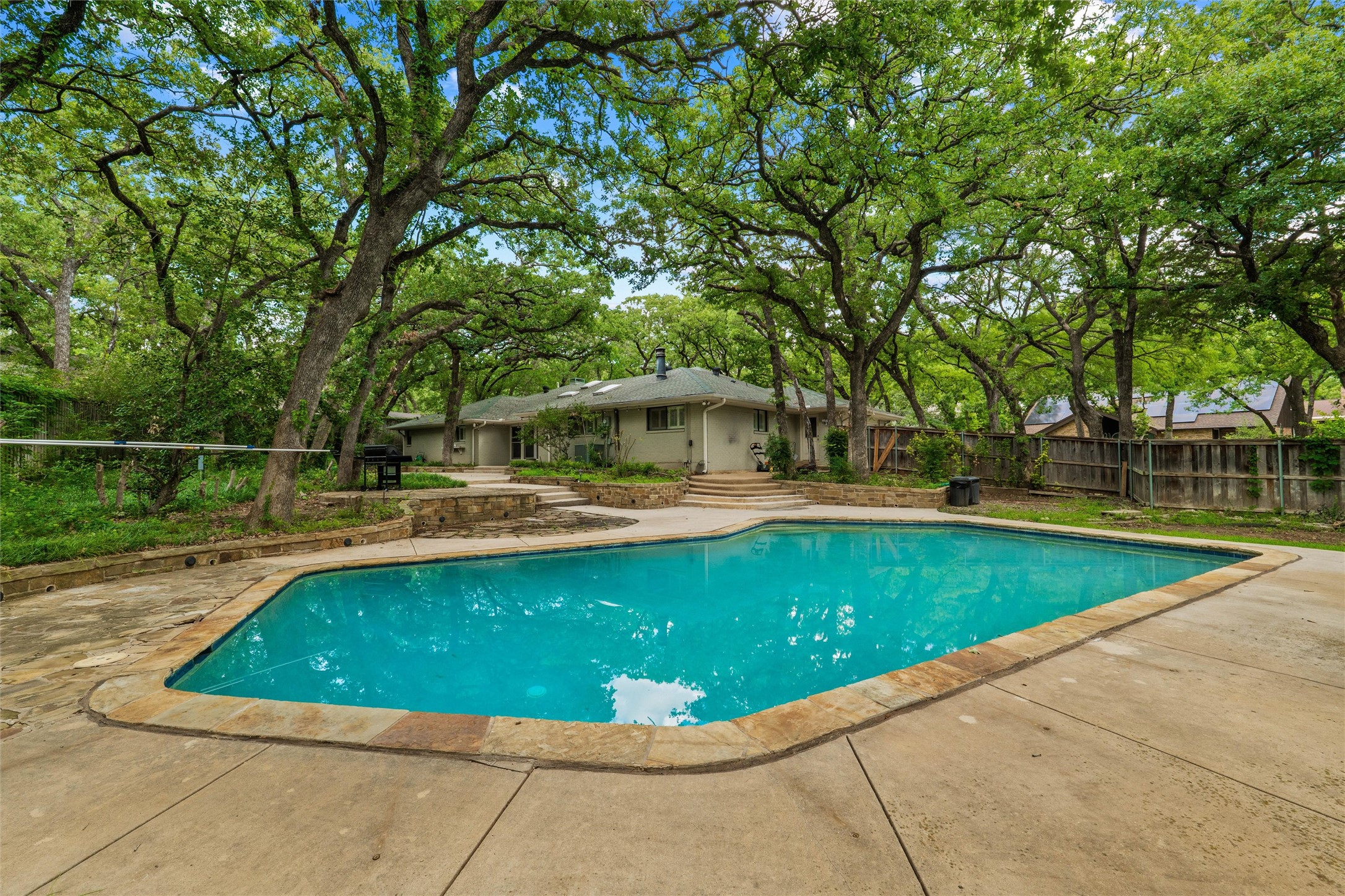 1804 Hillvalley Drive Arlington TX 76013