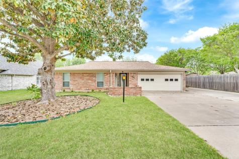 1304 Cozby Street W Benbrook TX 76126
