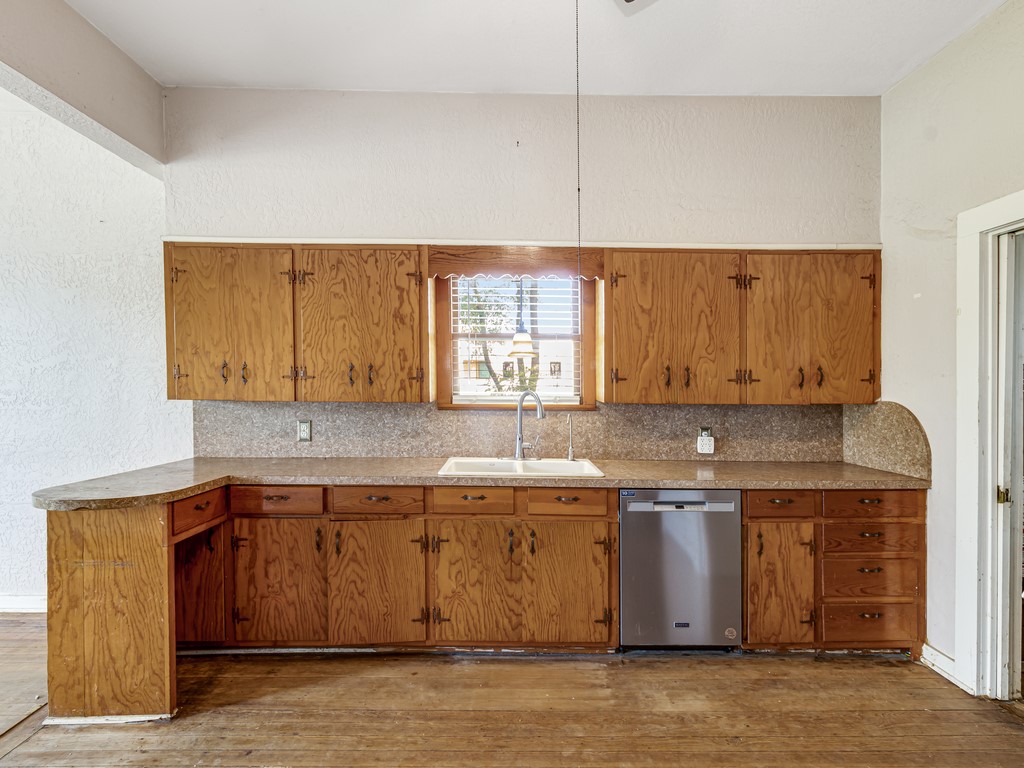 112 W Hackberry Street Malone TX 76660