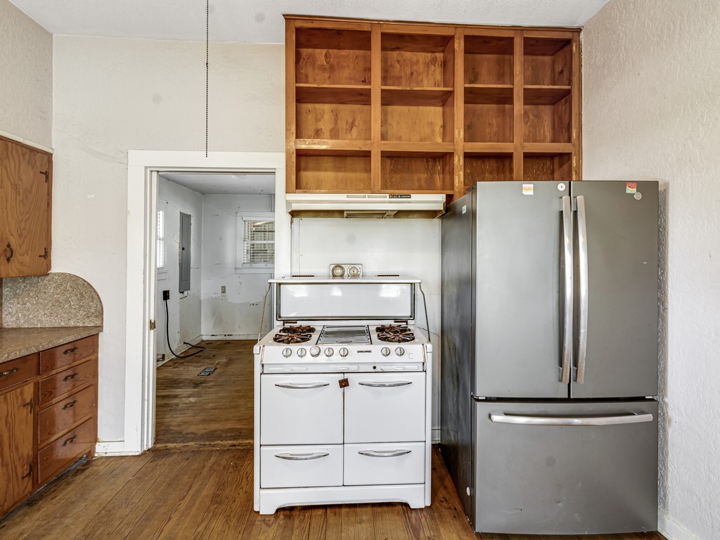 112 W Hackberry Street Malone TX 76660