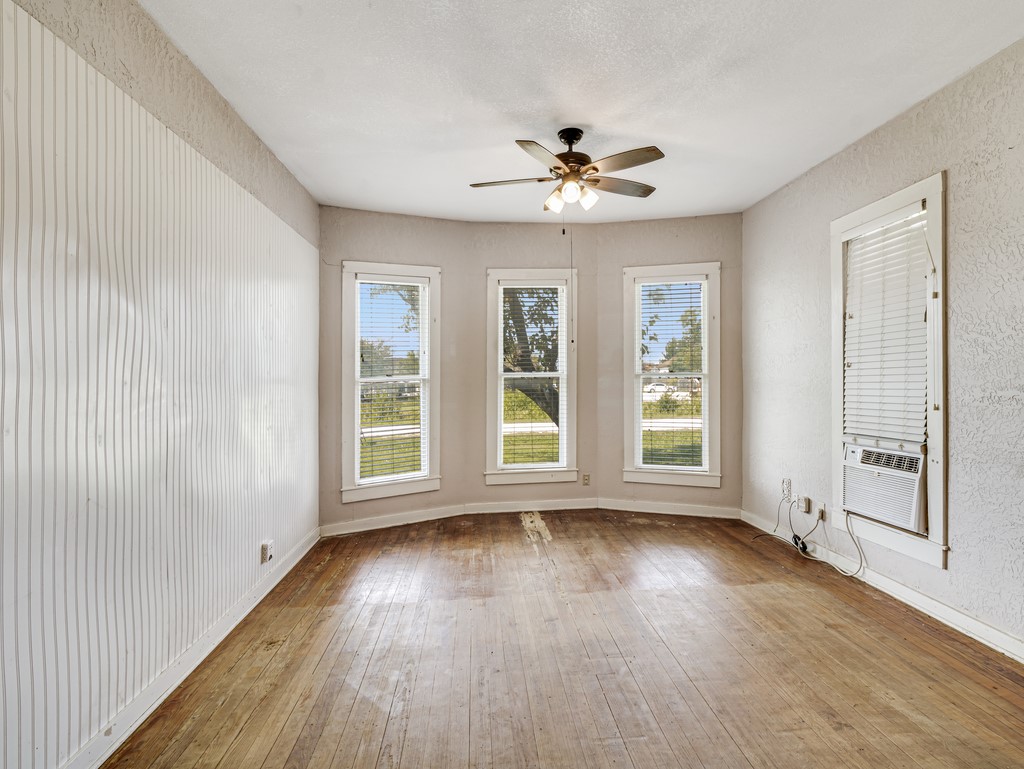 112 W Hackberry Street Malone TX 76660