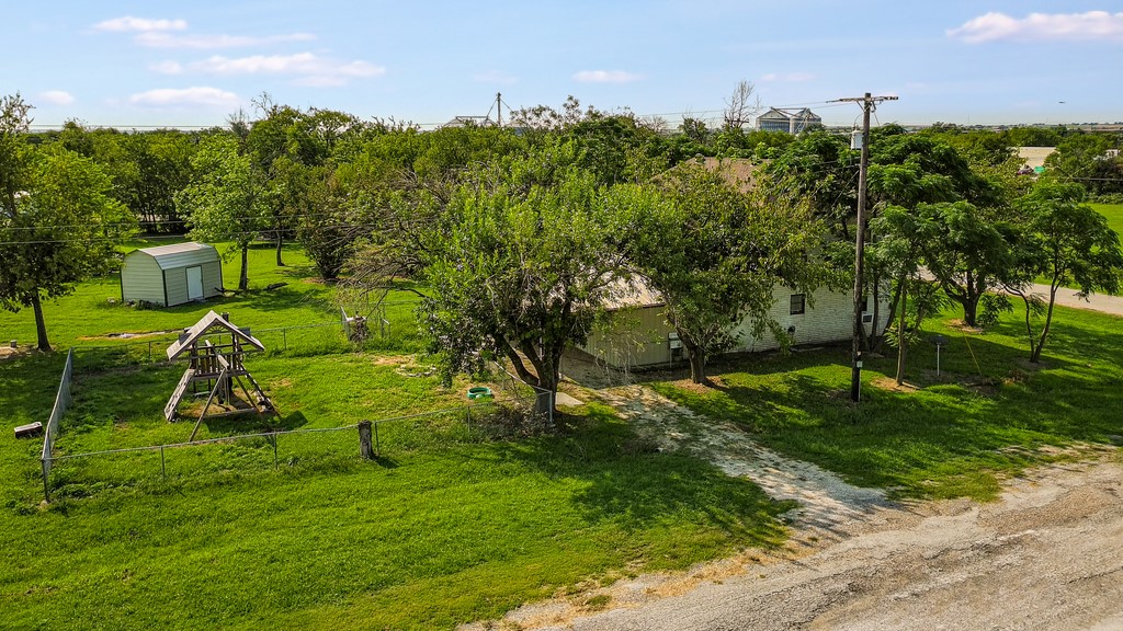 112 W Hackberry Street Malone TX 76660