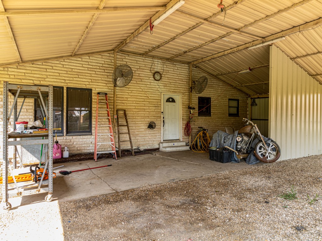 112 W Hackberry Street Malone TX 76660