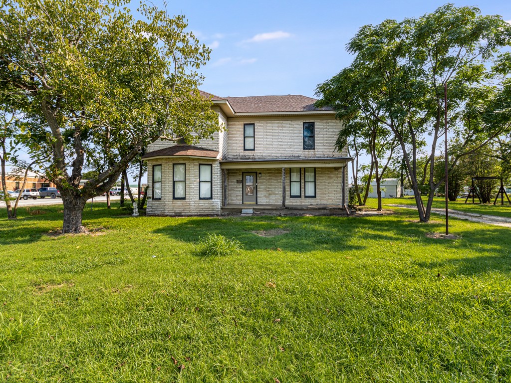 112 W Hackberry Street Malone TX 76660