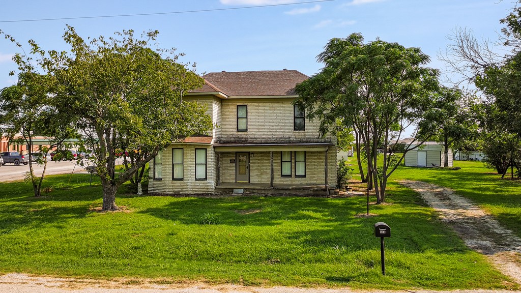 112 W Hackberry Street Malone TX 76660