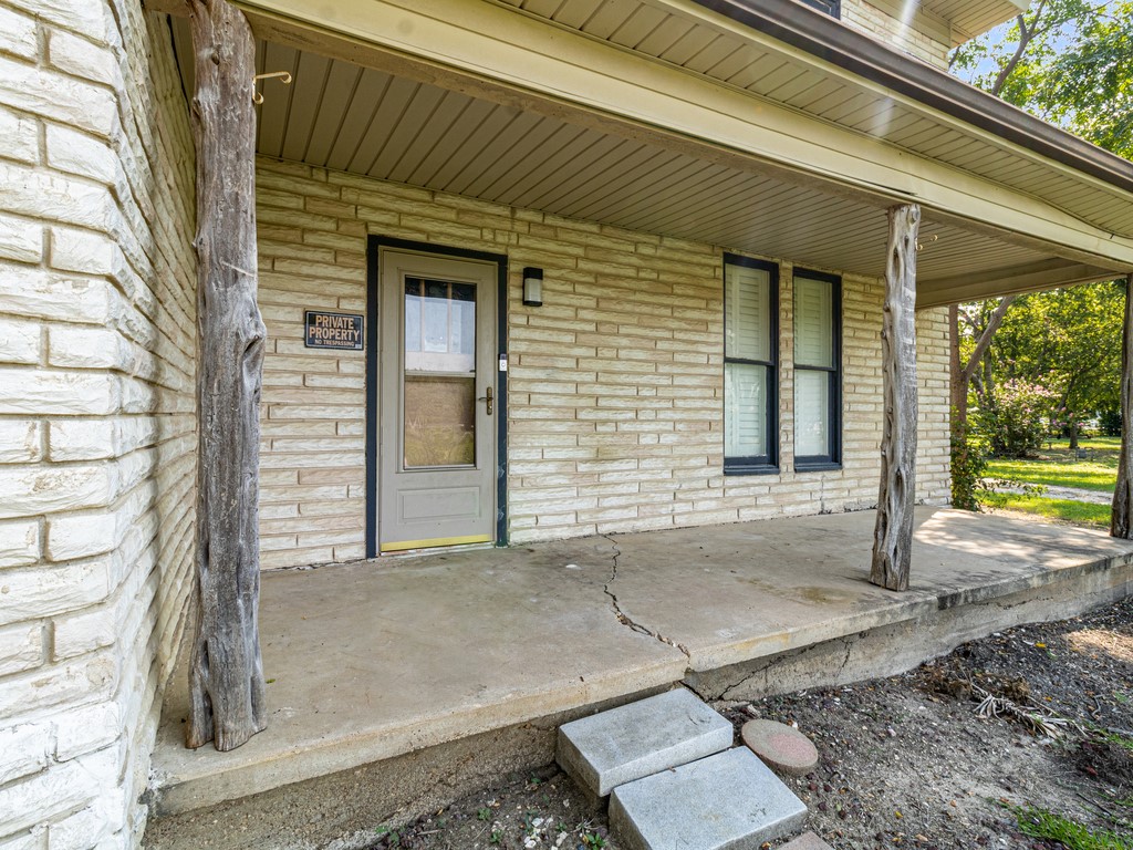 112 W Hackberry Street Malone TX 76660