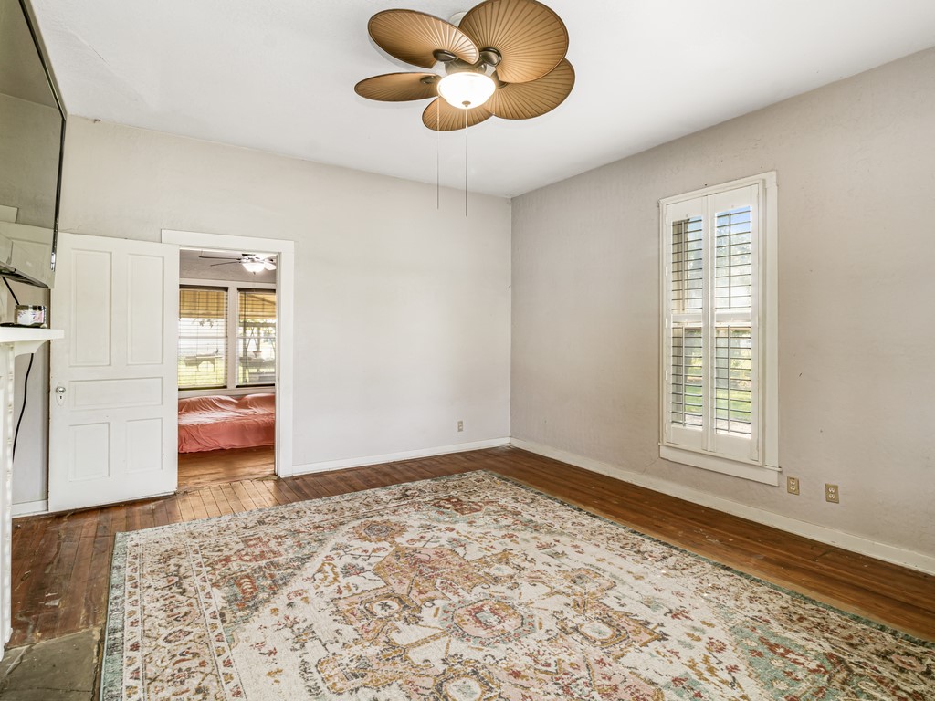 112 W Hackberry Street Malone TX 76660