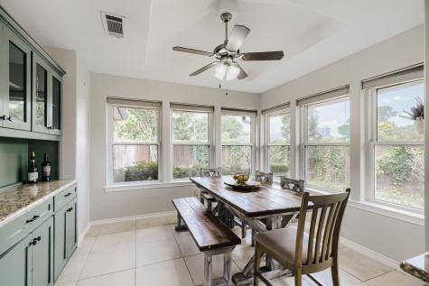 6033 Daven Oaks Drive Dallas TX 75248