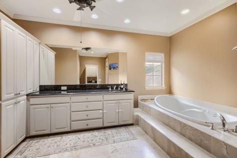 6033 Daven Oaks Drive Dallas TX 75248