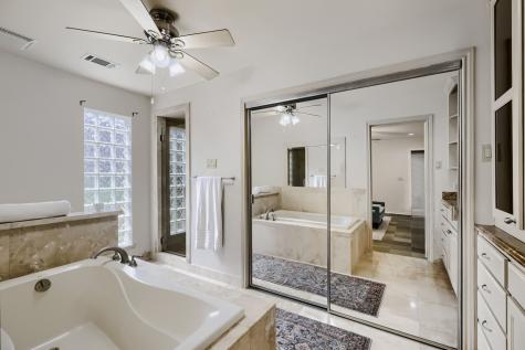 6033 Daven Oaks Drive Dallas TX 75248