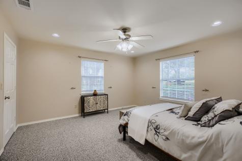 6033 Daven Oaks Drive Dallas TX 75248