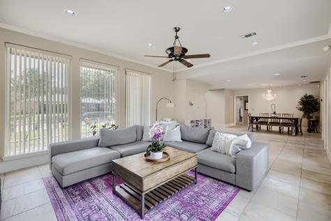 6033 Daven Oaks Drive Dallas TX 75248