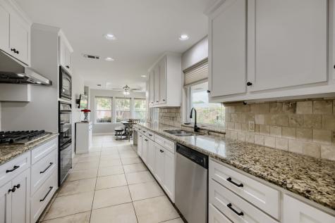 6033 Daven Oaks Drive Dallas TX 75248