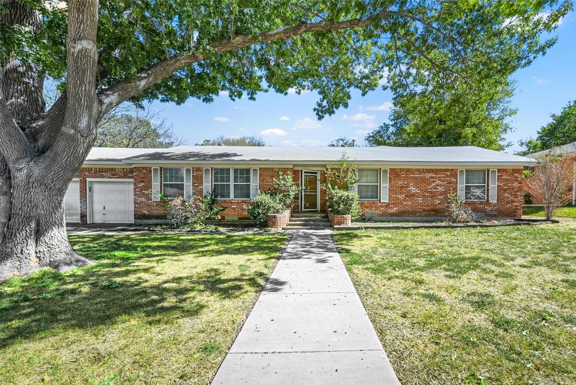 910 Stanley Street Denton TX 76201